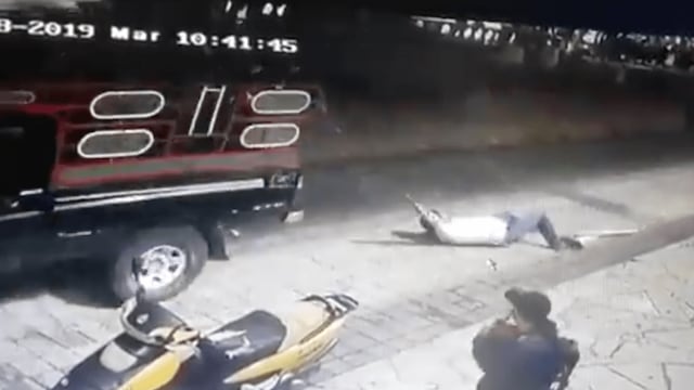 El alcalde Jorge Luis Escandón Hernández fue amarrado y arrastrado.