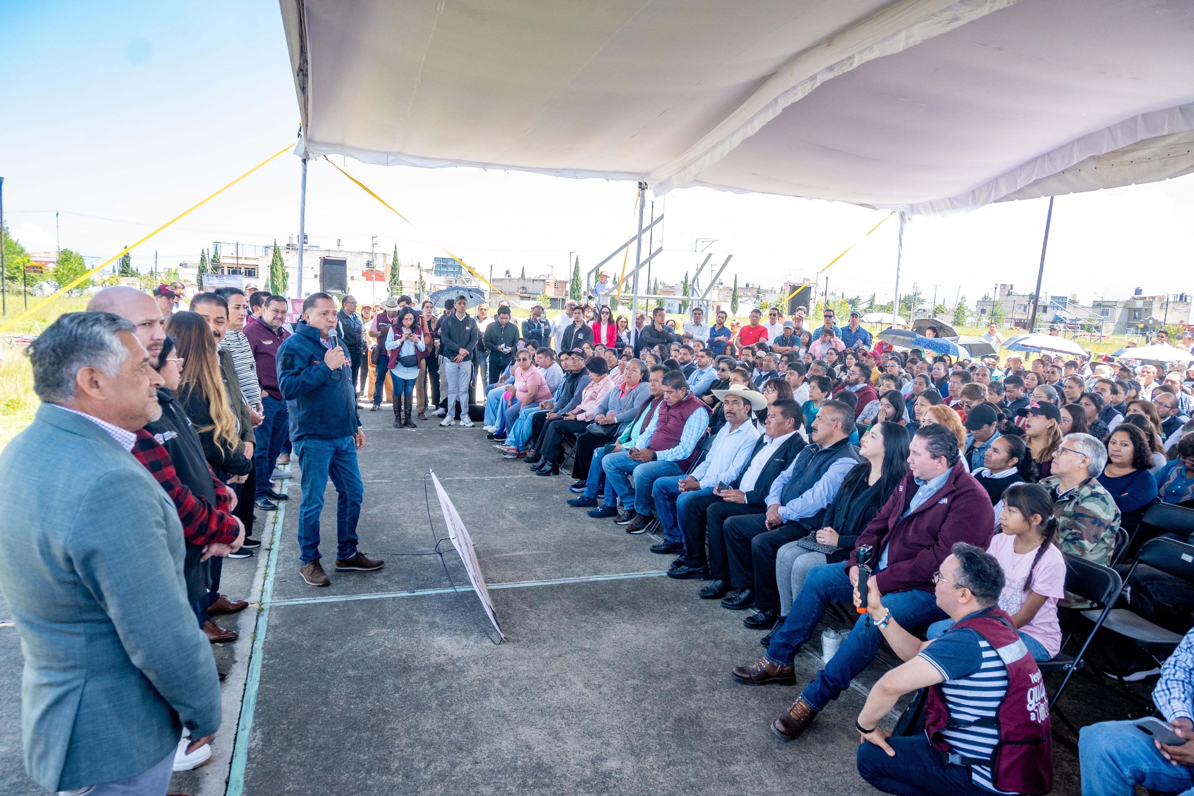 Ricardo Moreno coloca primera piedra de Preparatoria Bachillerato Nacional en San Pablo Autopan.