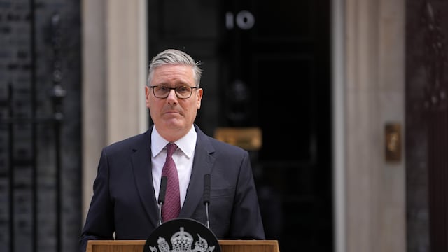 Sorpresiva renuncia: Keir Starmer deja el cargo de primer ministro británico