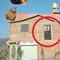 VIDEO: Dueño del tinaco derribado por un globo en León responde para qué es la puerta negra