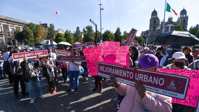 Vecinos de la colonia 4T en manifestación