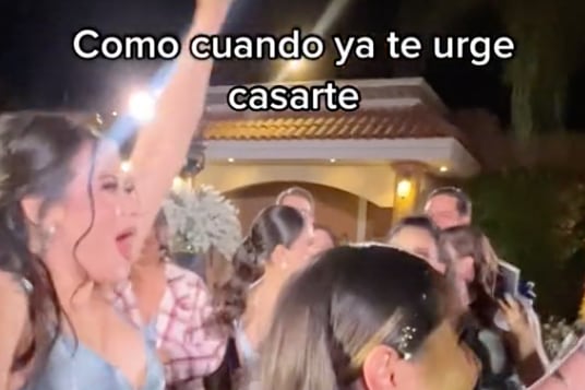 Pelea por el ramo de novia