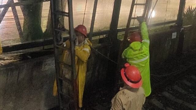 Rayo impacta estación Xotepingo del Tren Ligero y suspende servicio; implementan transporte provisional