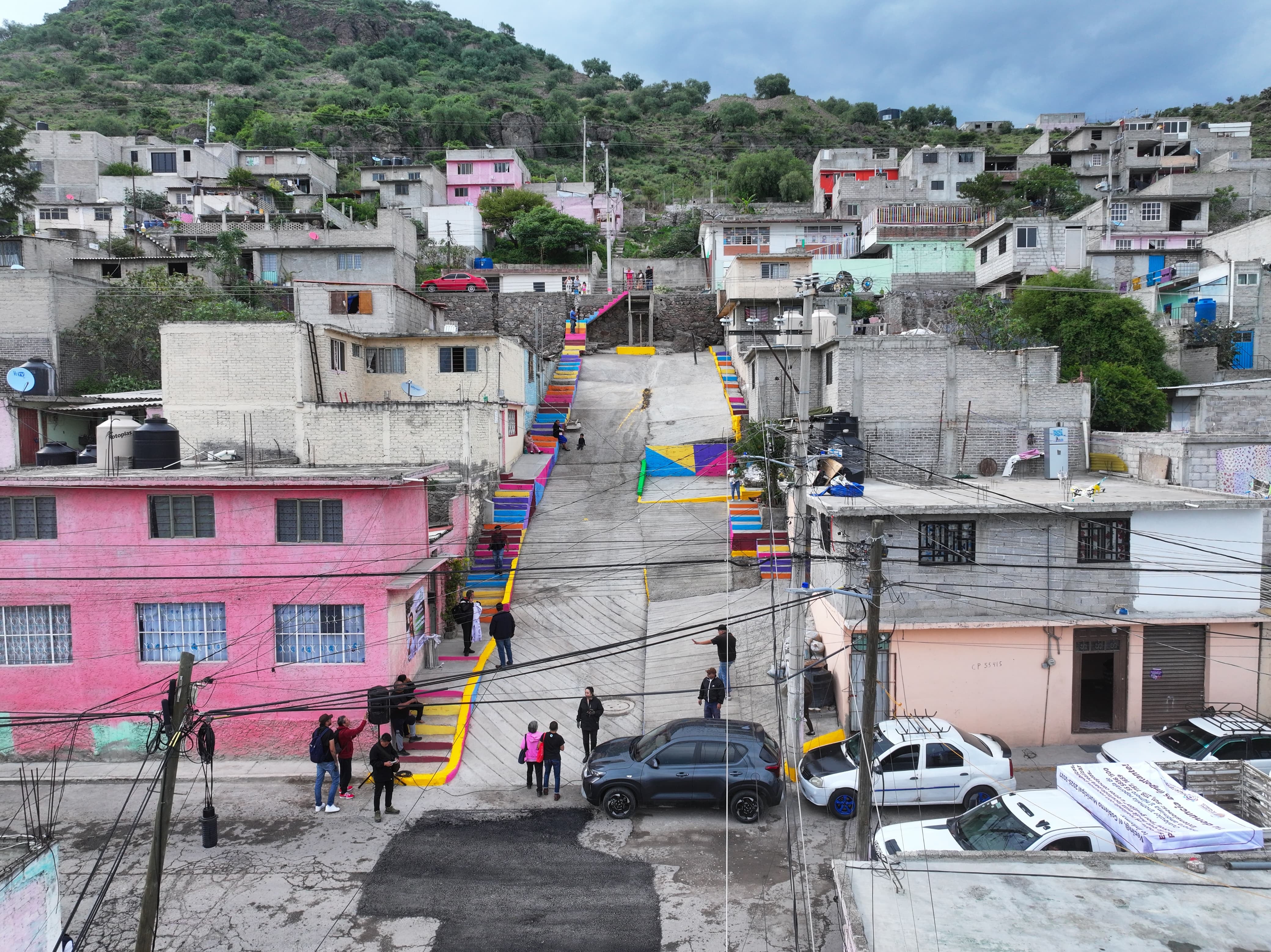 Ecatepec entrega obras de drenaje y pavimentación en Almárcigo Norte.