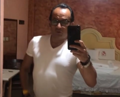 Germán Ortega posa en sexy tanga