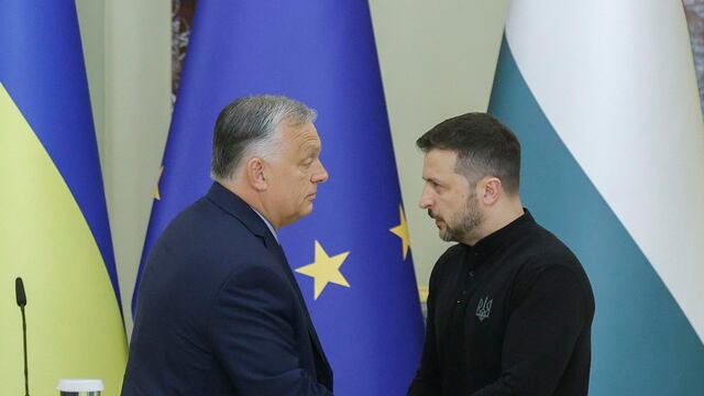 Víktor Orbán, presidente de Hungría, Vladimir Putin lo recibe como socio de Rusia y representante de la Unión Europea