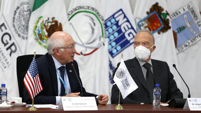 Ken Salazar se reunió con Alejandro Gertz Manero