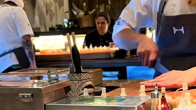 Tunden a Ana Gabriela Guevara tras ser captada en lujoso restaurante