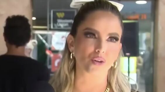 Karla Díaz se enoja cuando le preguntan por qué baila con flojera en 90’s Pop Tour