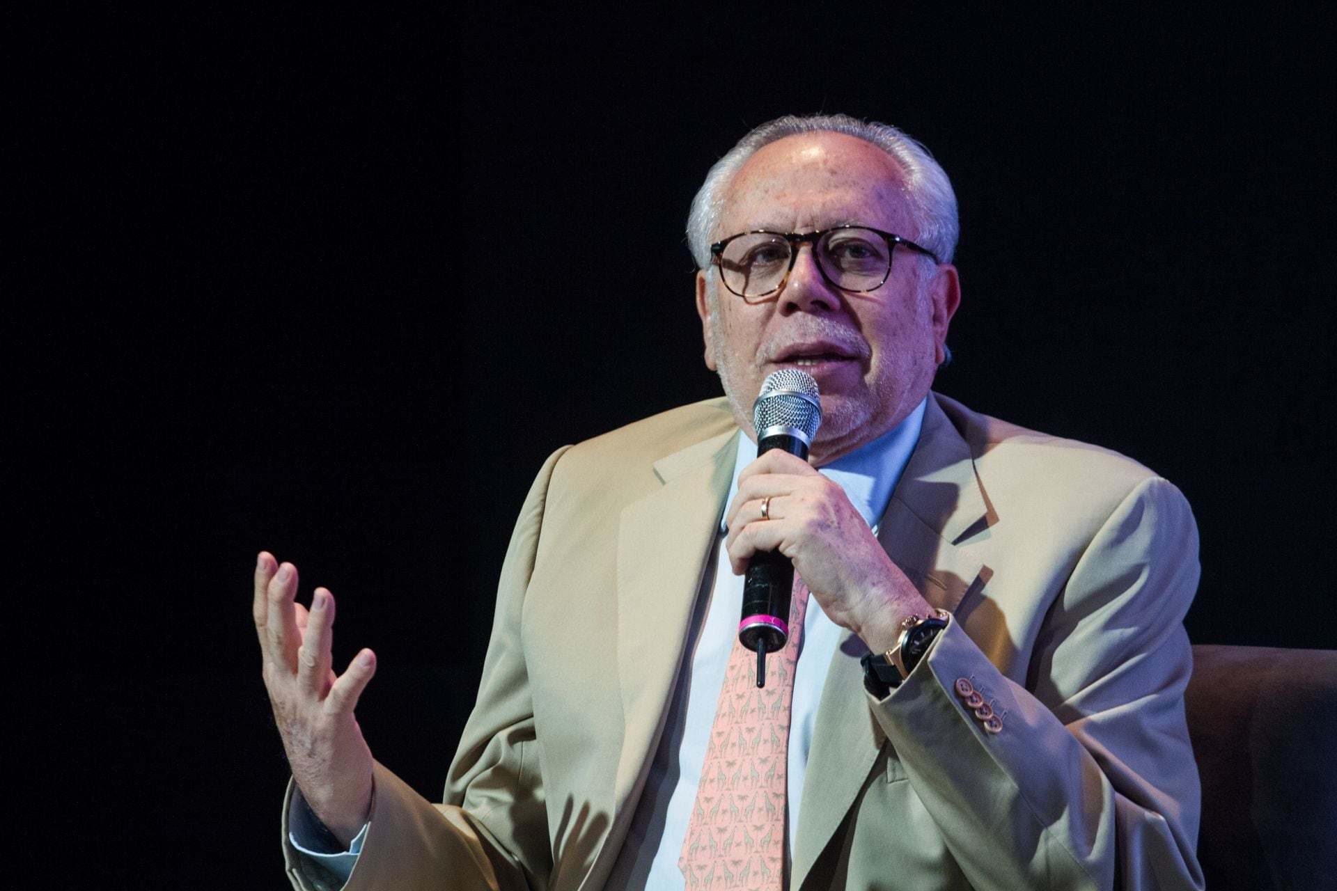 Luis de Llano tuvo Covid-19