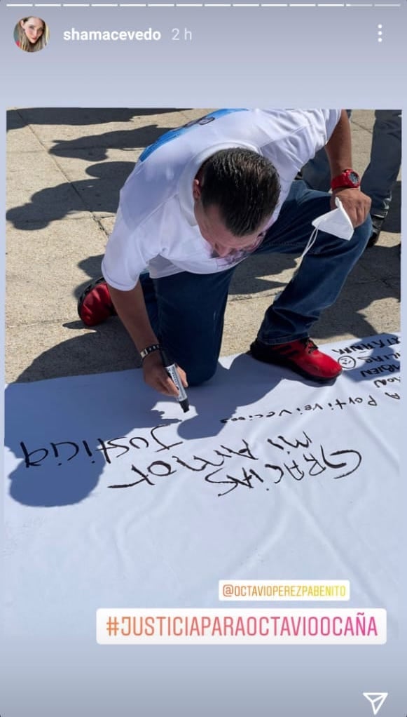 Carteles en marcha por Octavio Ocaña