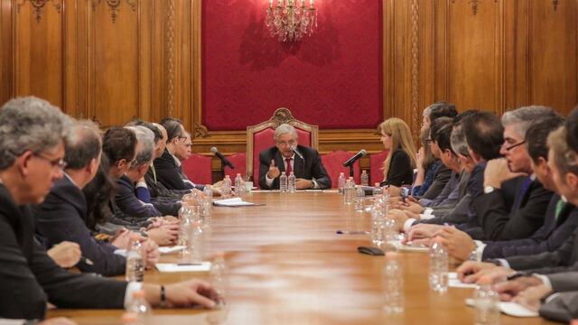 AMLO se reúne con empresarios en Palacio Nacional