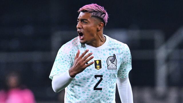 ¿Qué pasa con Julián Araujo? El mexicano tiene los días contados en la Premier League.