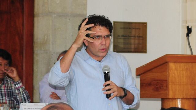 Armando Ríos Piter se baja de barco rumbo a la gubernatura de Guerrero por el PRD. Foto/Cuartoscuro