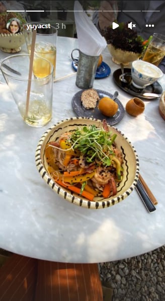 Yuya enseña su desayuno.