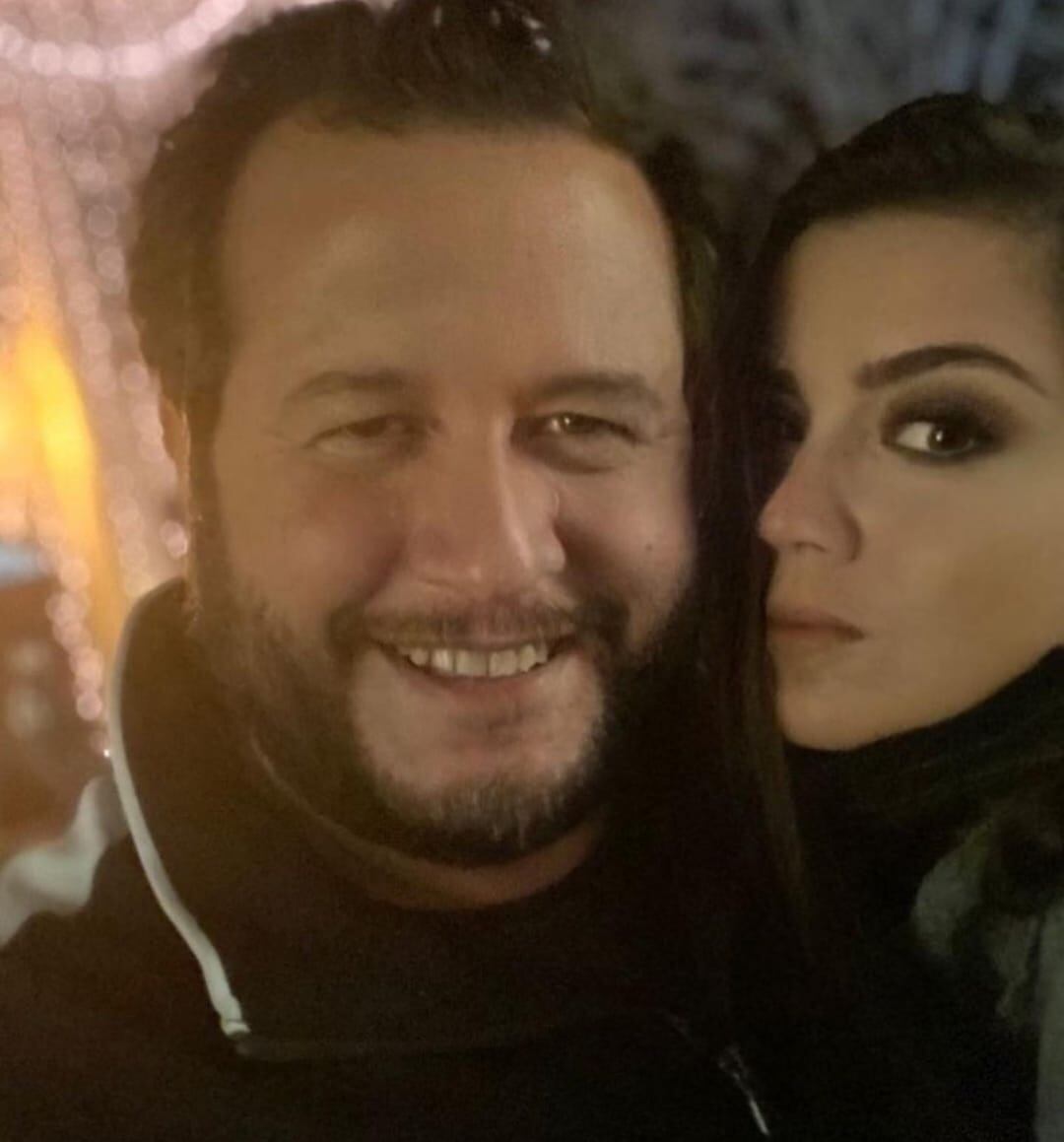 José Ramón López Beltrán y su esposa Carolyn Adams