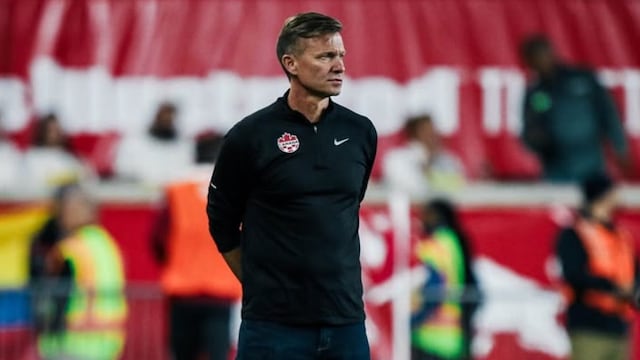 Jesse Marsch, exfutbolista y técnico estadounidense que dirige a Canadá.