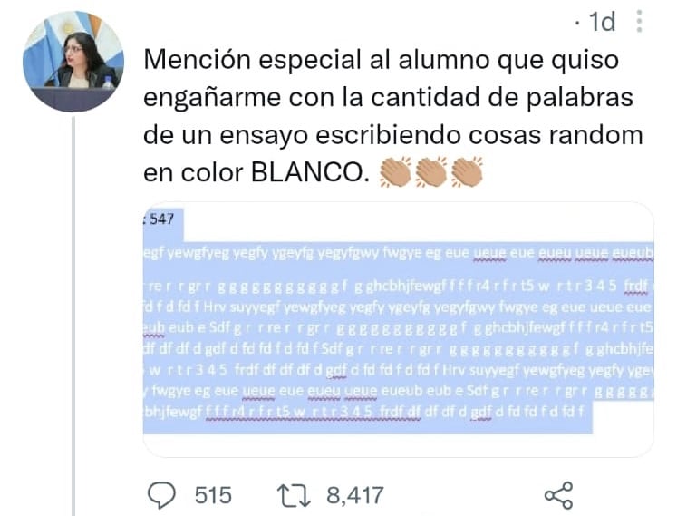 Intenta engañar a su maestra poniendo palabras en blanco