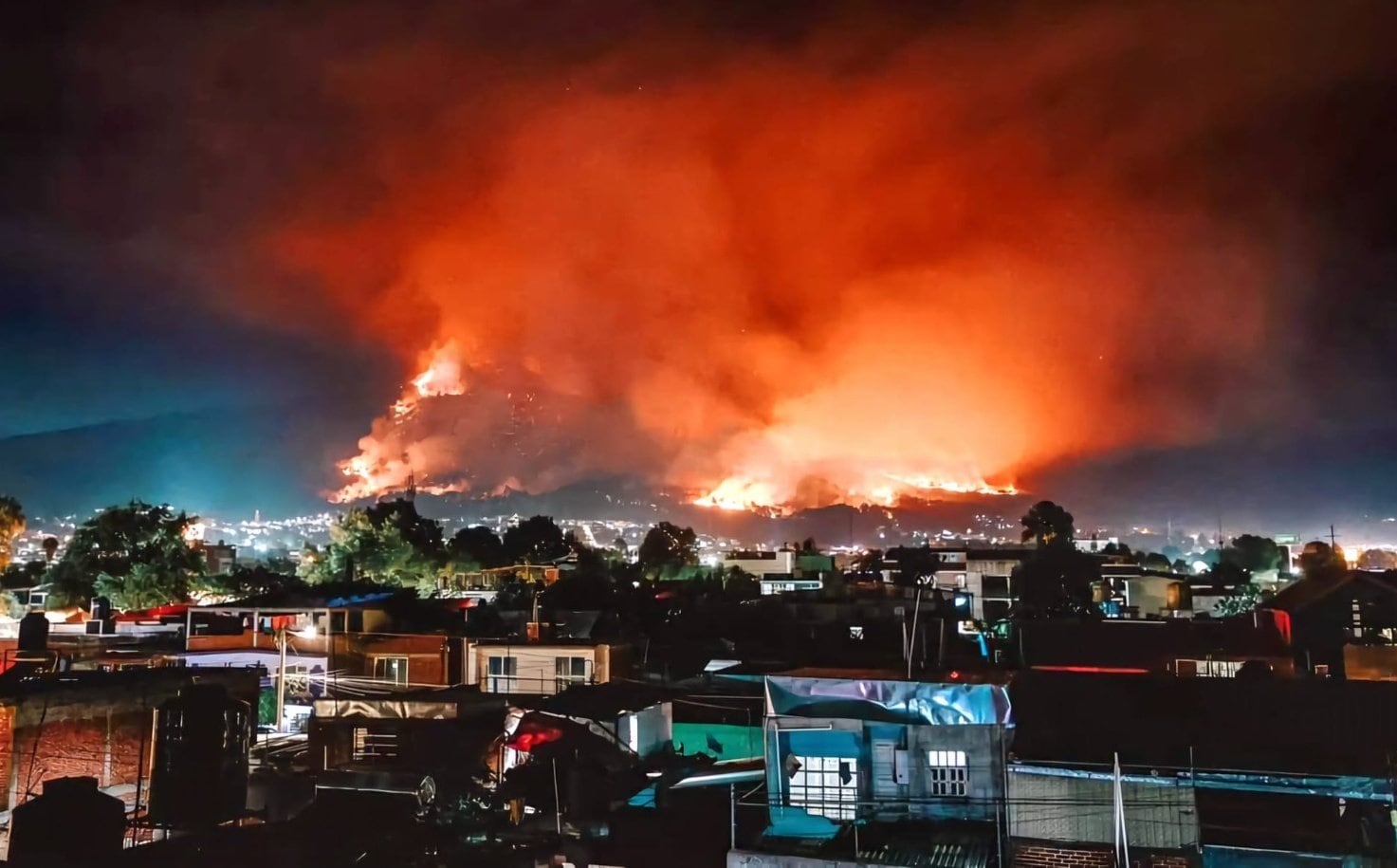 Incendio en el cerro de la Cruz, Uruapan