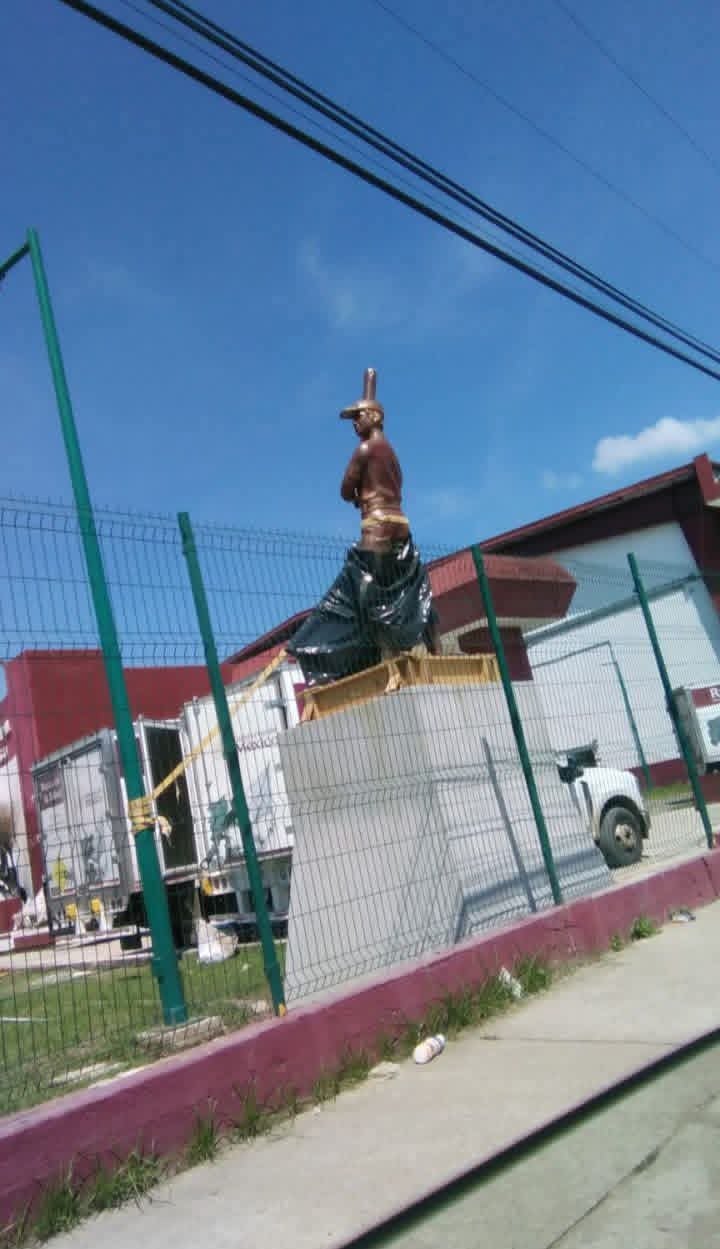 Estatua de Fernando Remes