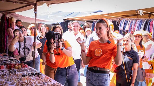 Mariana Rodríguez visita colonias de Monterrey