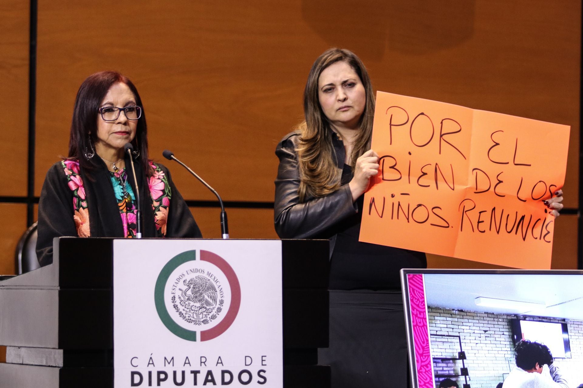 Diputada del PRI pide renuncia a Leticia Ramírez a la SEP