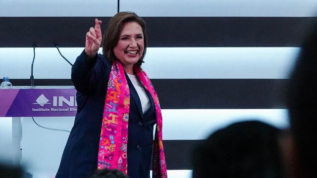 Xóchitl Gálvez registra candidatura ante el INE