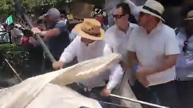 MARCHA A FAVOR DE SCJN IRRUMPE CONTRA PLANTÓN