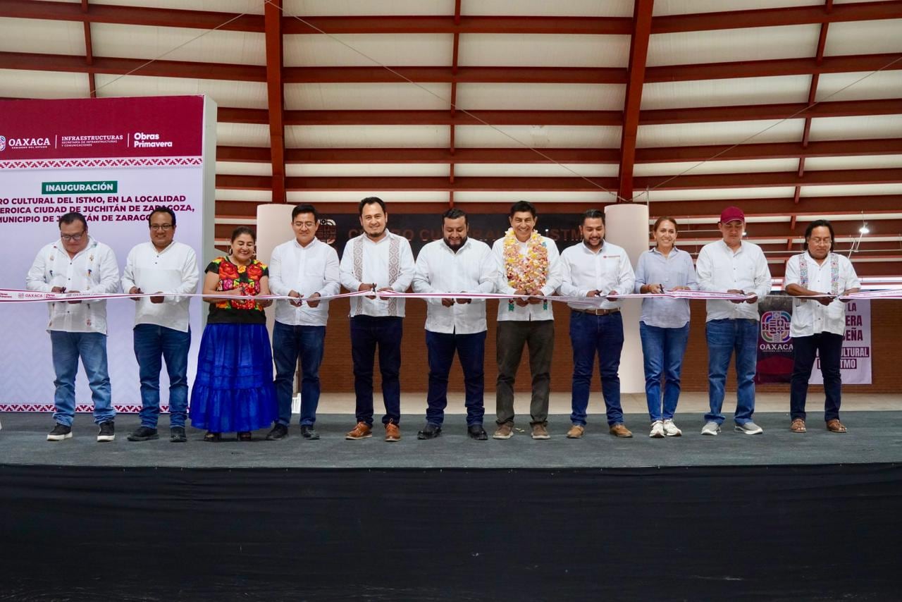 Salomón Jara entrega el Centro Cultural del Istmo.