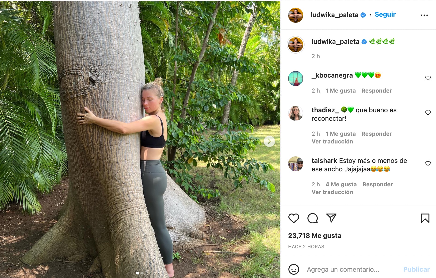 Ludwika Paleta abraza un árbol y recibe halagos