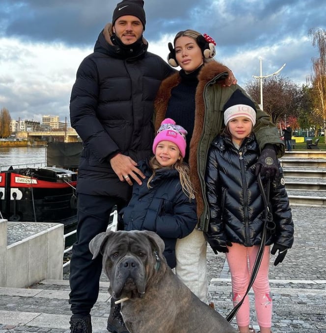 Wanda Nara junto a Mauro Icardi y sus hijas