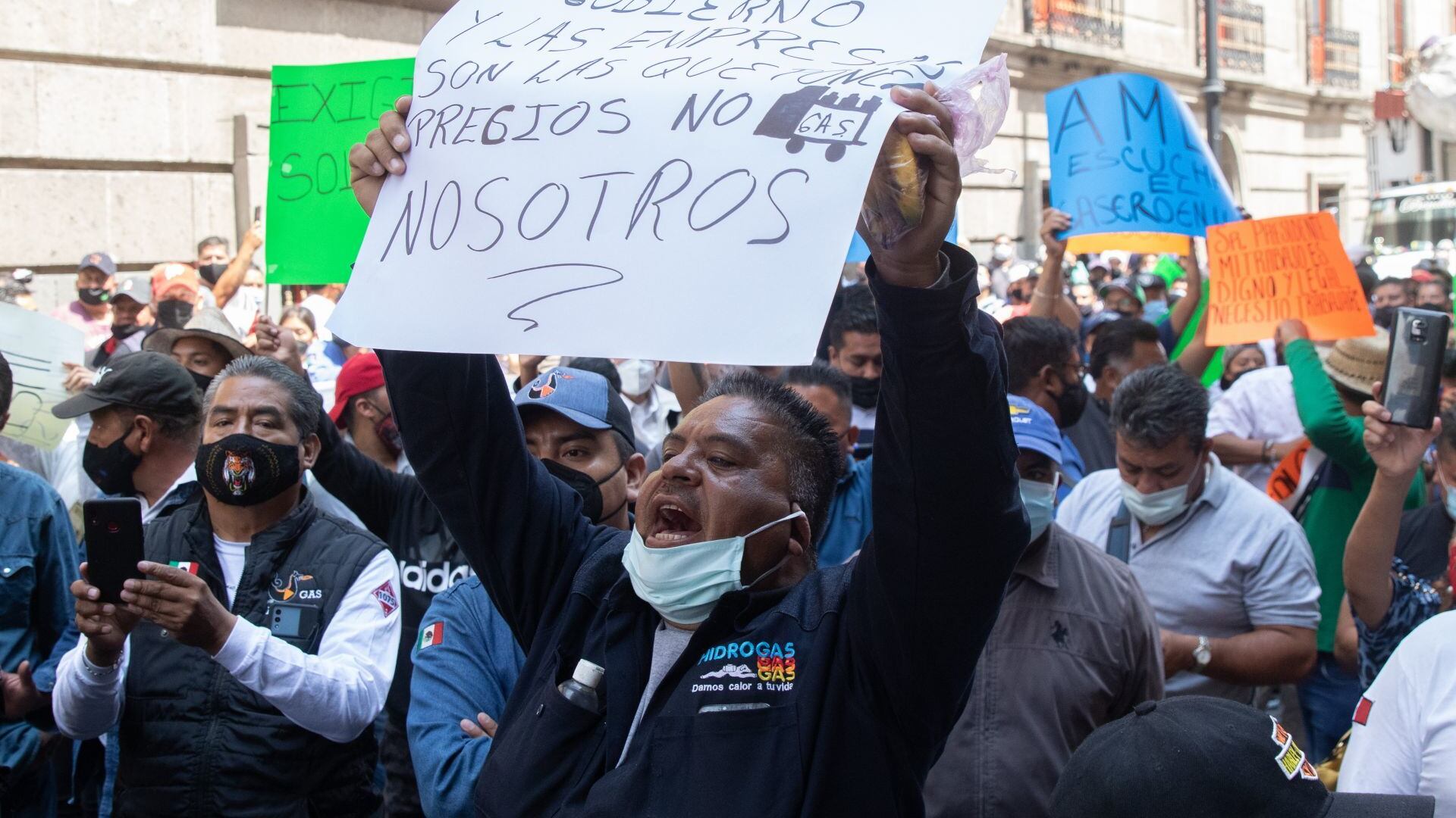 Gaseros amagan con otro paro si no hay acuerdo sobre Gas LP