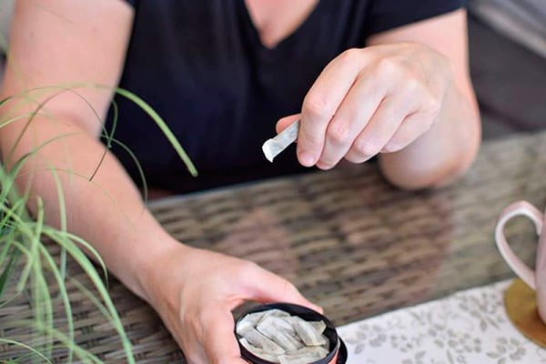 UNAM alerta sobre los riesgos y alta adicción de las bolsas de nicotina