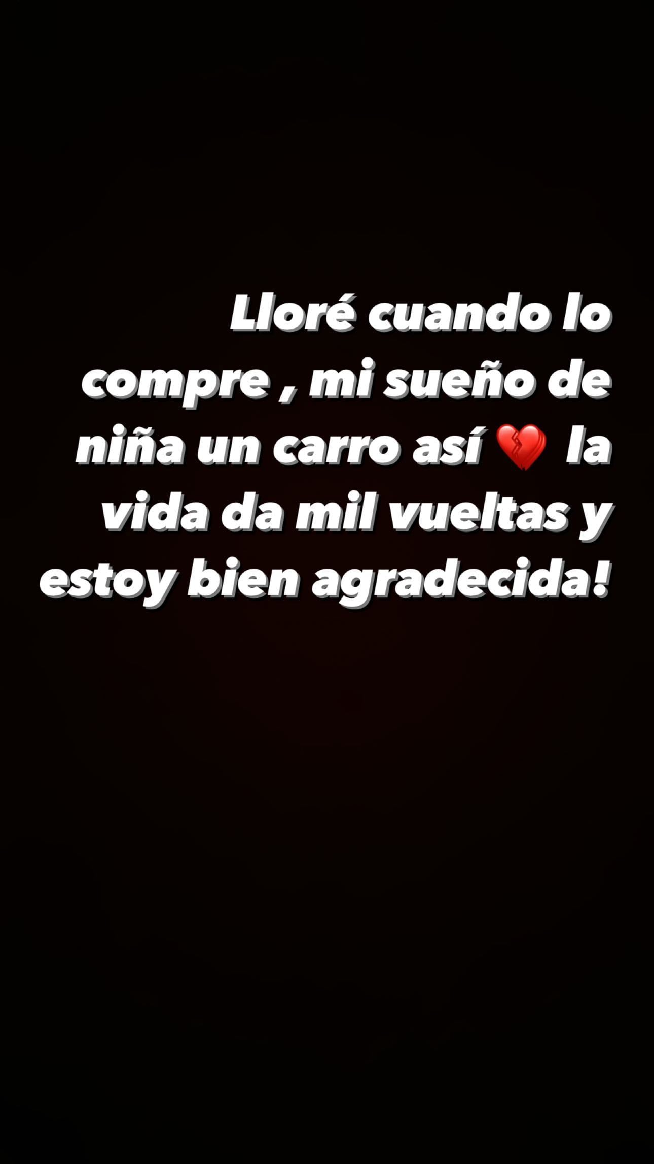 Karely Ruiz comparte que su Corvette rosa es un sueño que tenía de niña.