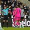 Raúl Jiménez sufre drástica sanción en la Premier League tras agresión a rival