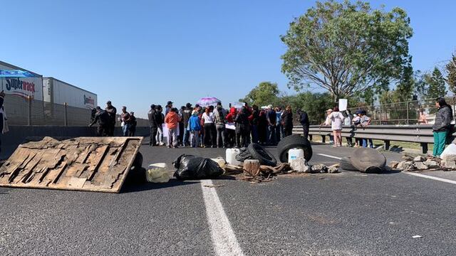 bloqueo en el Circuito Exterior Mexiquense
