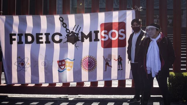 Protesta contra extinción de fideicomisos