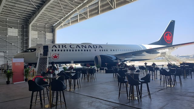 Air Canada estrena avión en México