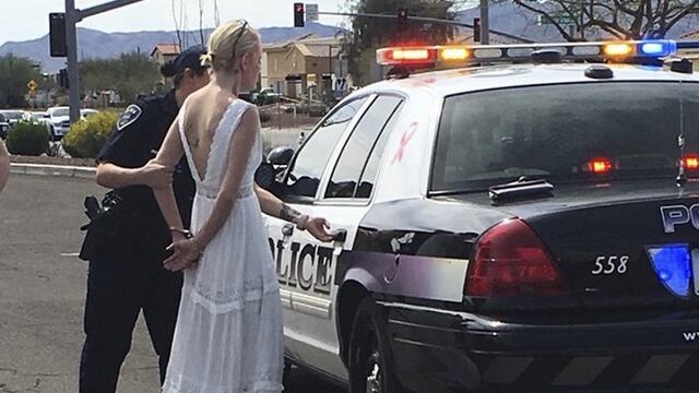 Mujer es arrestada antes de su boda