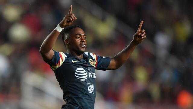 Renato en un partido con América