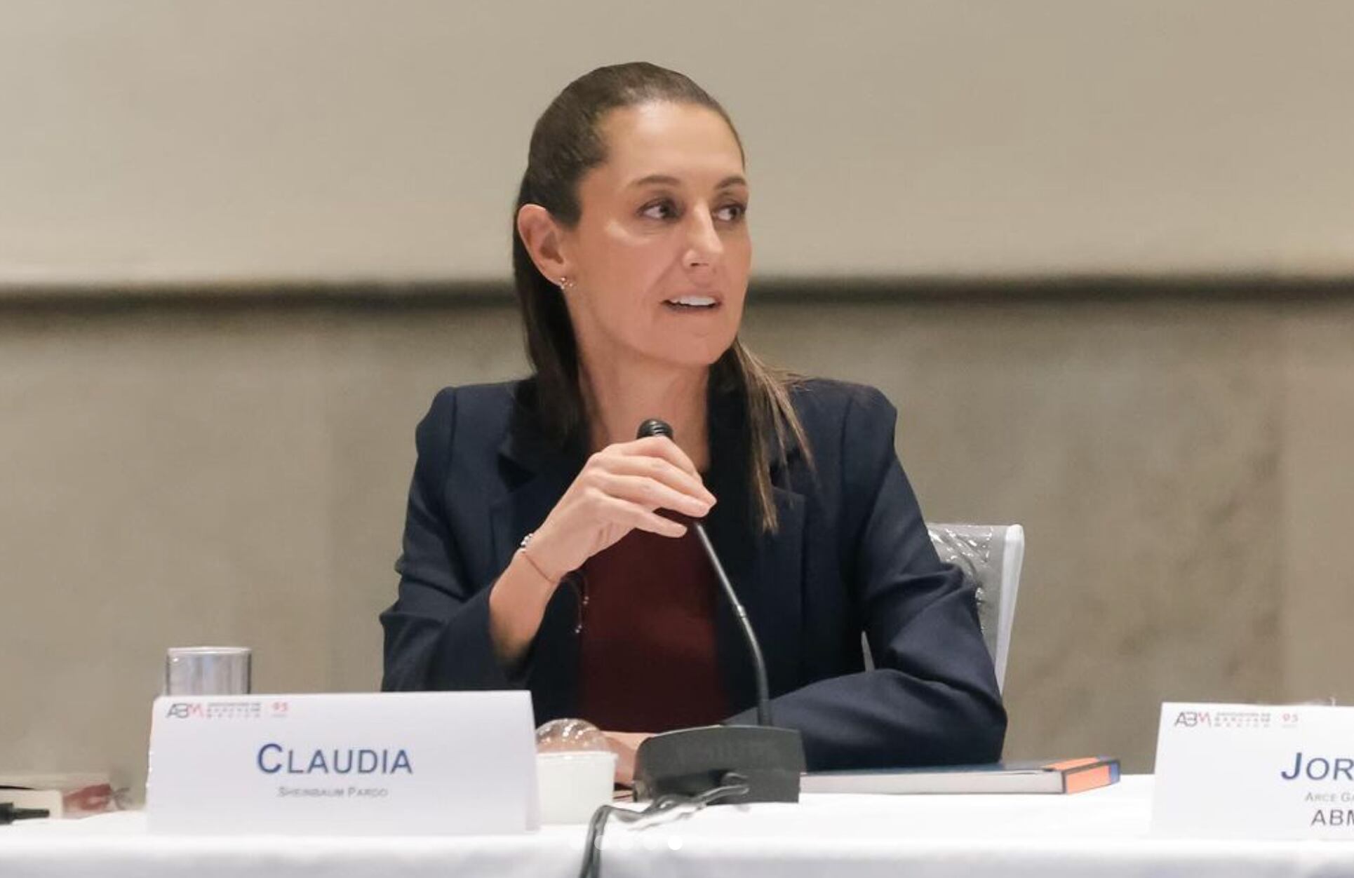 Claudia Sheinbaum en reunión con banqueros de México