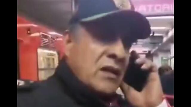 El agente exhibido por la víctima de agresión sexual.