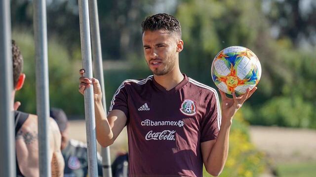 Reyes en un entrenamiento con el Tri