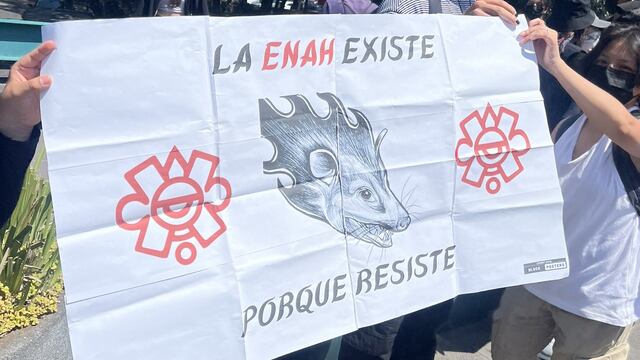 Manifestación de la ENAH en Museo Nacional de Antropología e Historia