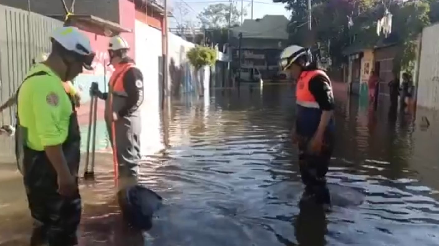 Mega fuga de agua en Iztapalapa