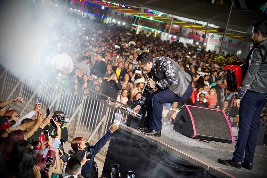 Edwin Luna y La Trakalosa de Monterrey