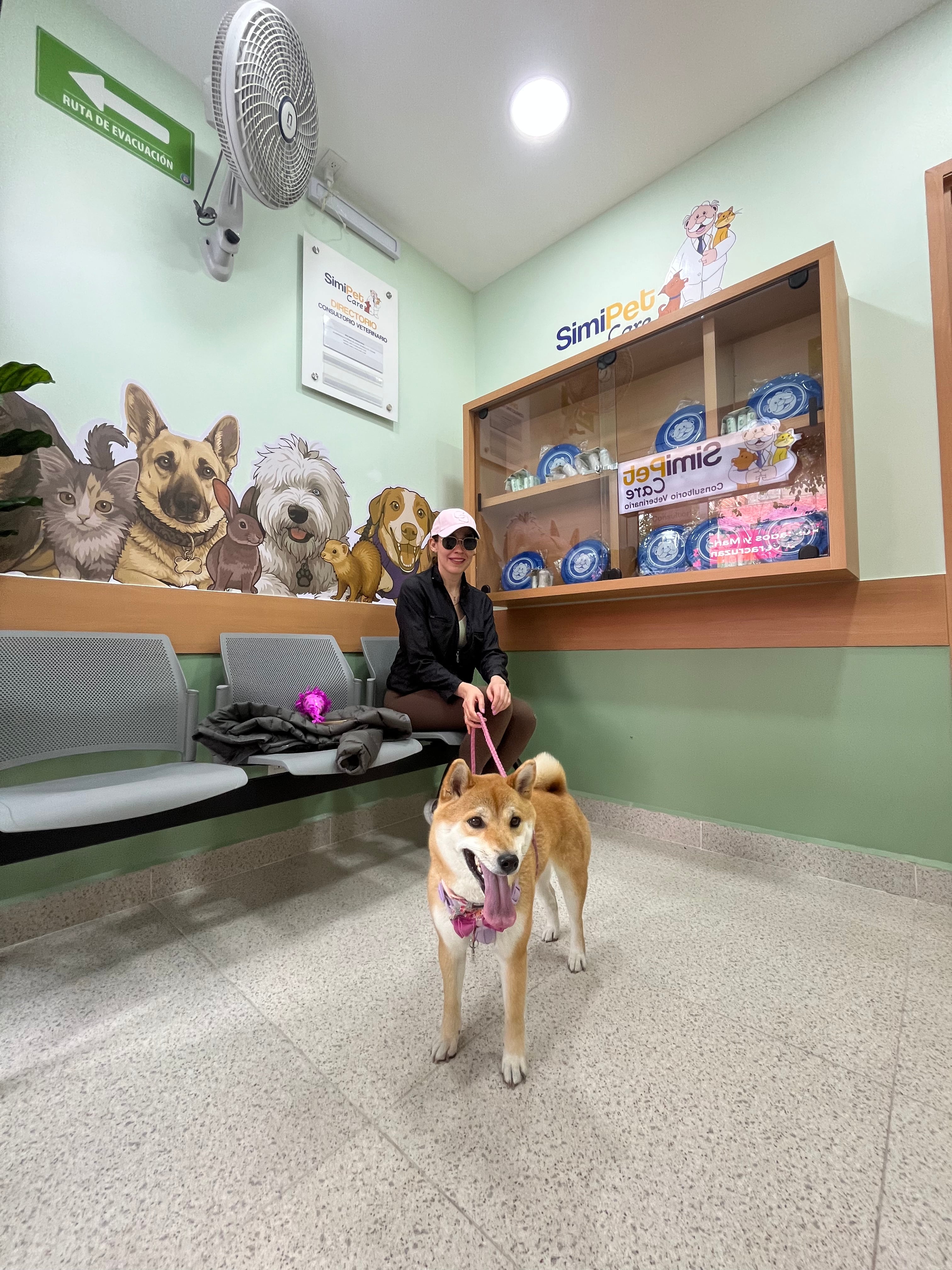 Inauguración del primer consultorio veterinario de Simi Pet Care de Farmacias Similares en Escandón, CDMX