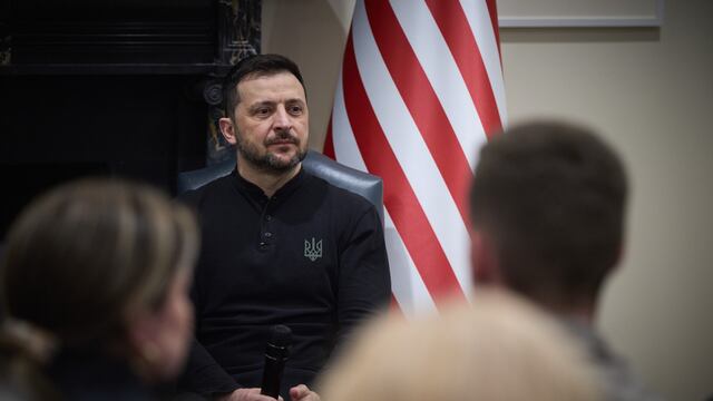 Volodímir Zelenski agradece el apoyo de Donald Trump y Estados Unidos pese a pleito en vivo.