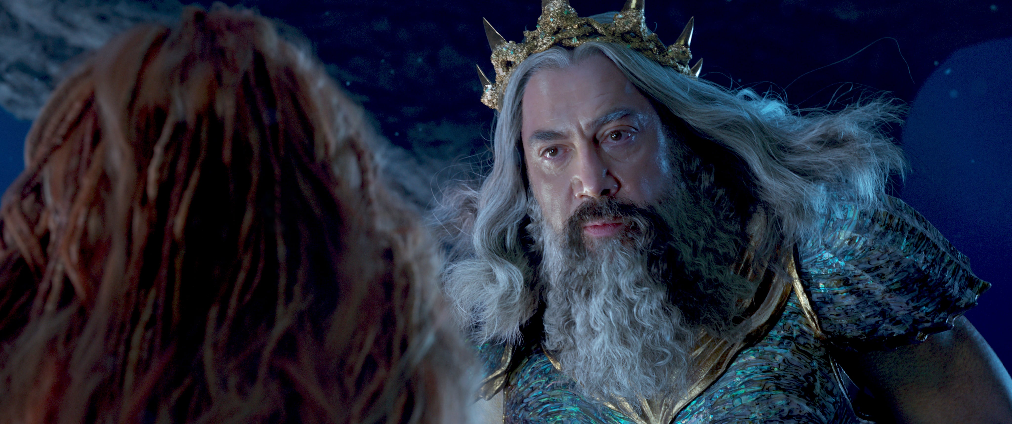 Halle Bailey como Ariel y Javier Bardem como el Rey Tritón en el live-action de La Sirenita