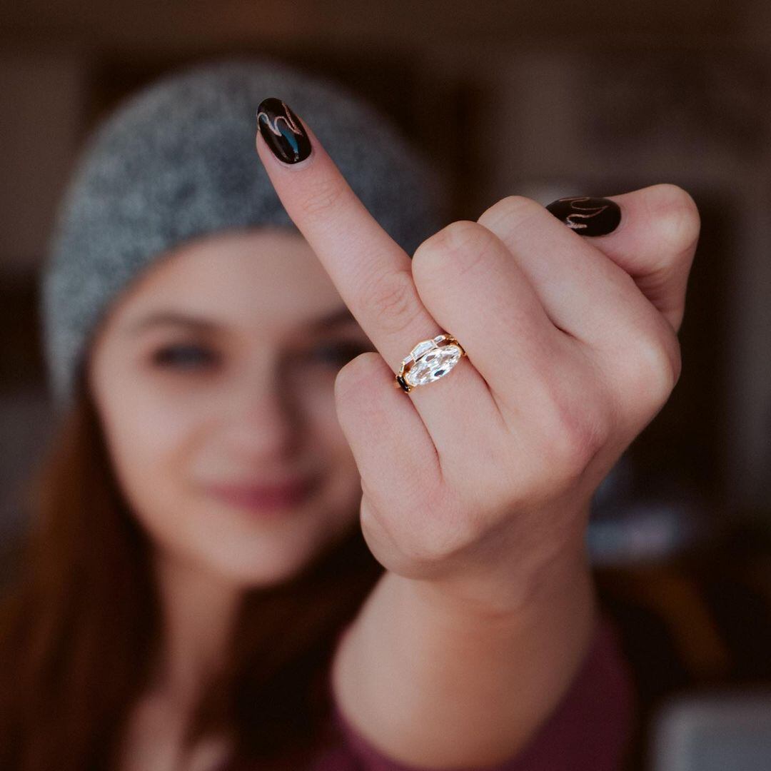 Anillo de compromiso de Joey king
